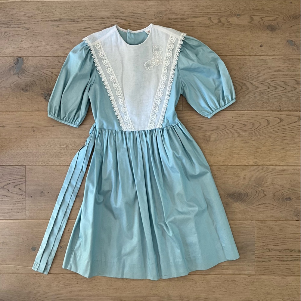 Vintage Blue Dress with White Lace peaches n’ cream size 10